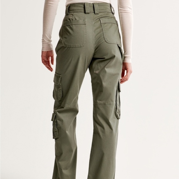 NWOT Abercrombie and Fitch Green Relaxed Cargo Pants 24 / 00 R - Picture 4 of 12